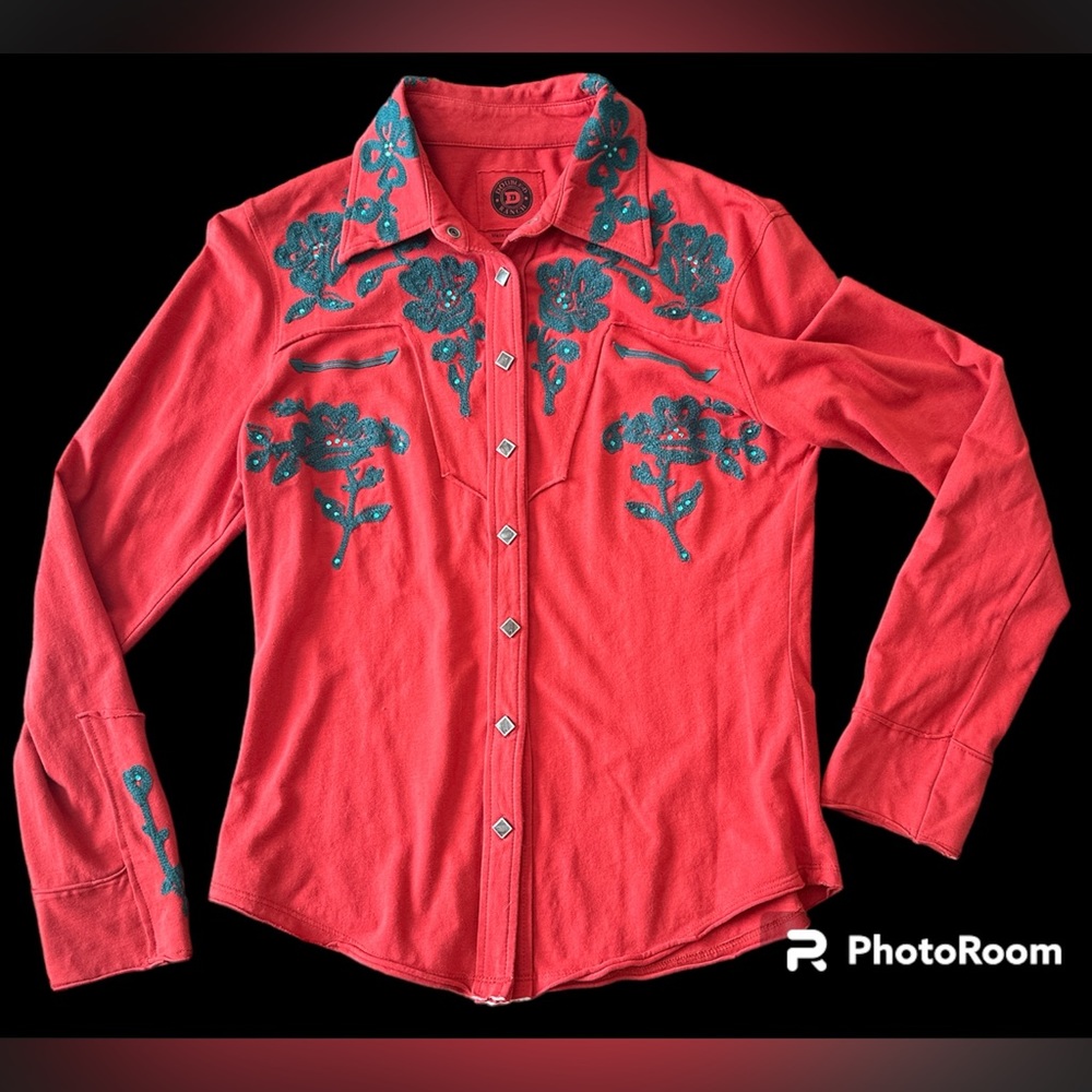 Double D Ranch button up embroidered shirt Sz Small